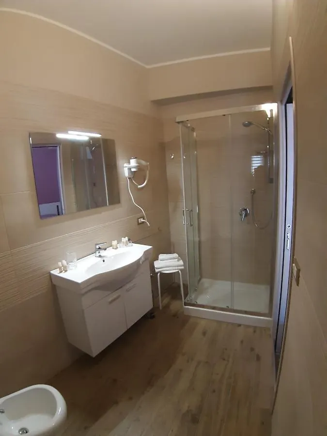 Guest house Camera Tripla Giardini Naxos Sarahouse