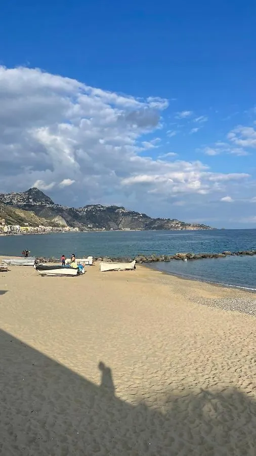 Guest house Camera Tripla Giardini Naxos Sarahouse Italy