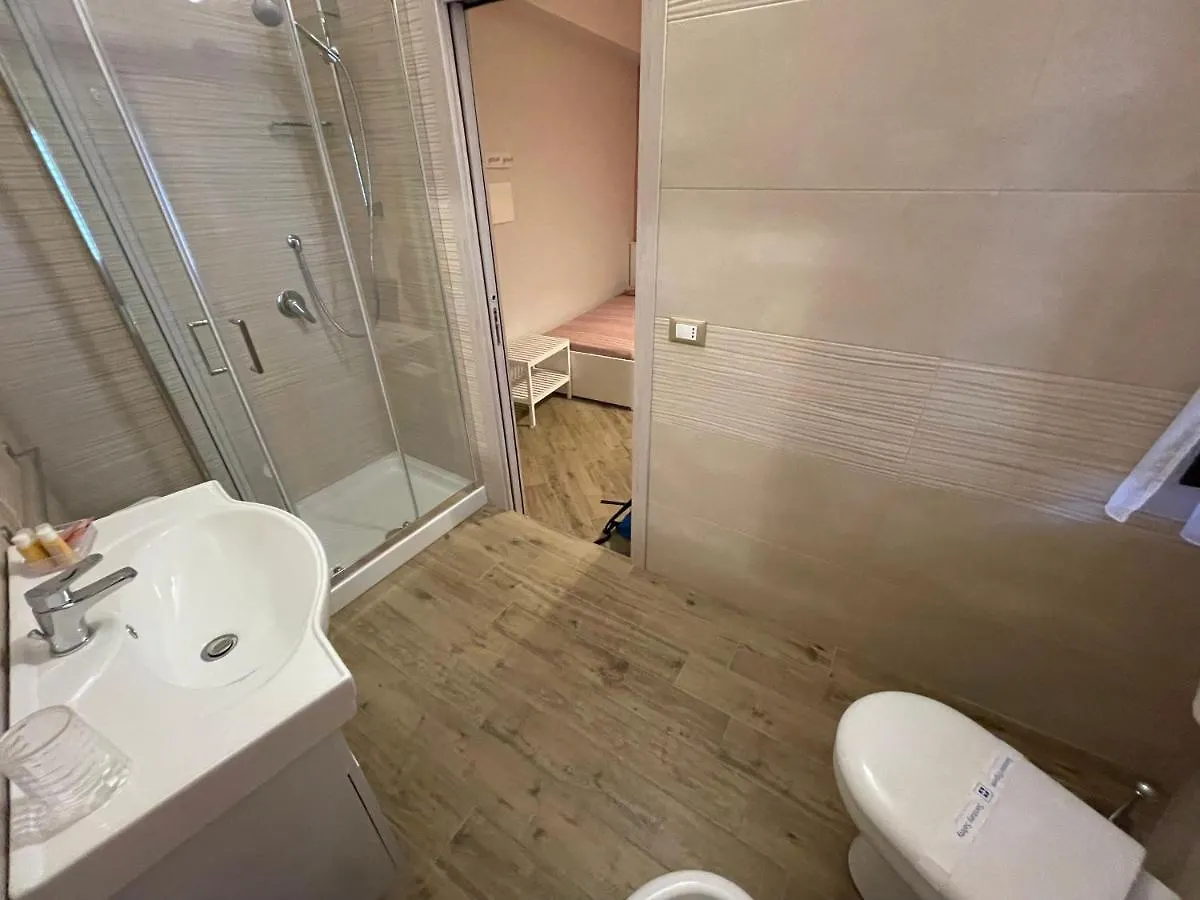 Camera Tripla Giardini Naxos Sarahouse 0*,